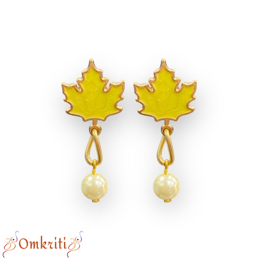 Leaf Charm Pearl Earring