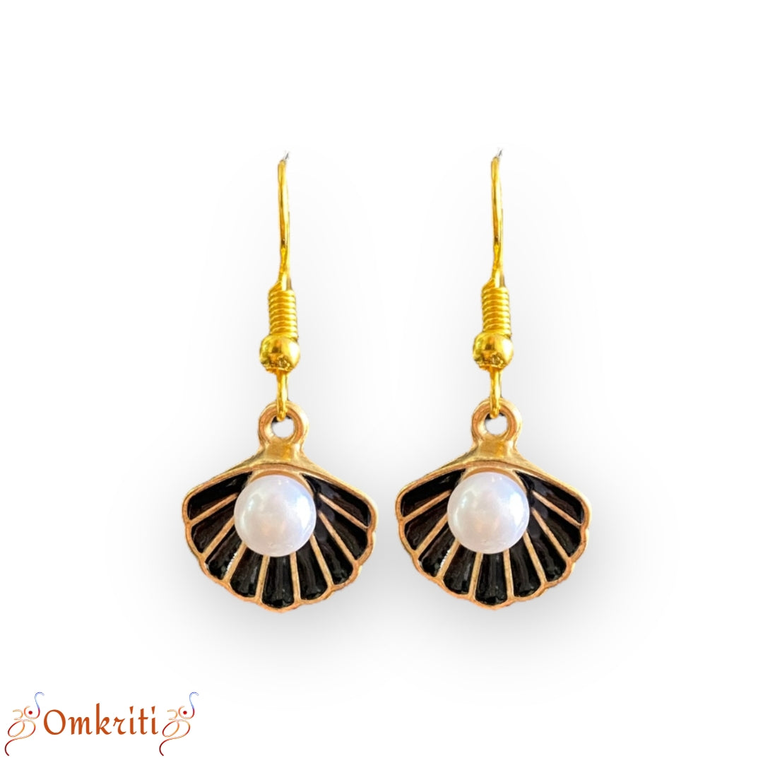 Seashell Pearl Charm Earring
