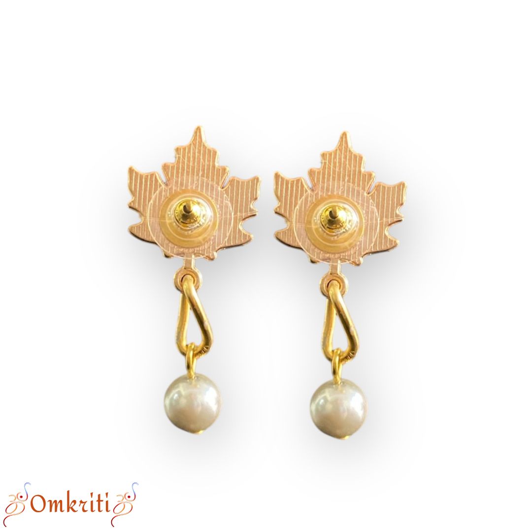 Leaf Charm Pearl Earring