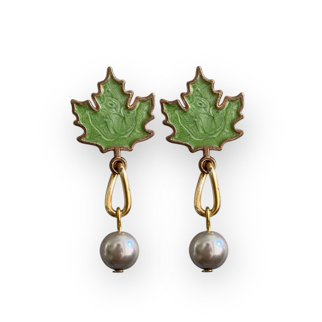 Leaf Charm Pearl Earring